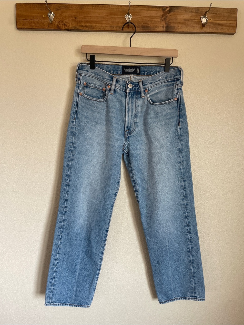 Abercrombie & Fitch Relaxed Light Blue Straight Leg Jeans 30 Closet Staple